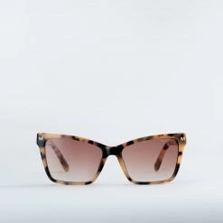 Machete Sally - Sunglasses In Blonde Tortoise THE SPOTLIGHT