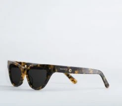 Machete Suzy - Sunglasses In Classic Tortoise THE SPOTLIGHT